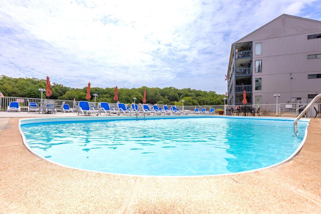 B Lakefront! Remodeled, Boat Slip, Patio Views, Pool, Boat Ramp, Wifi Osage Beach Exteriér fotografie