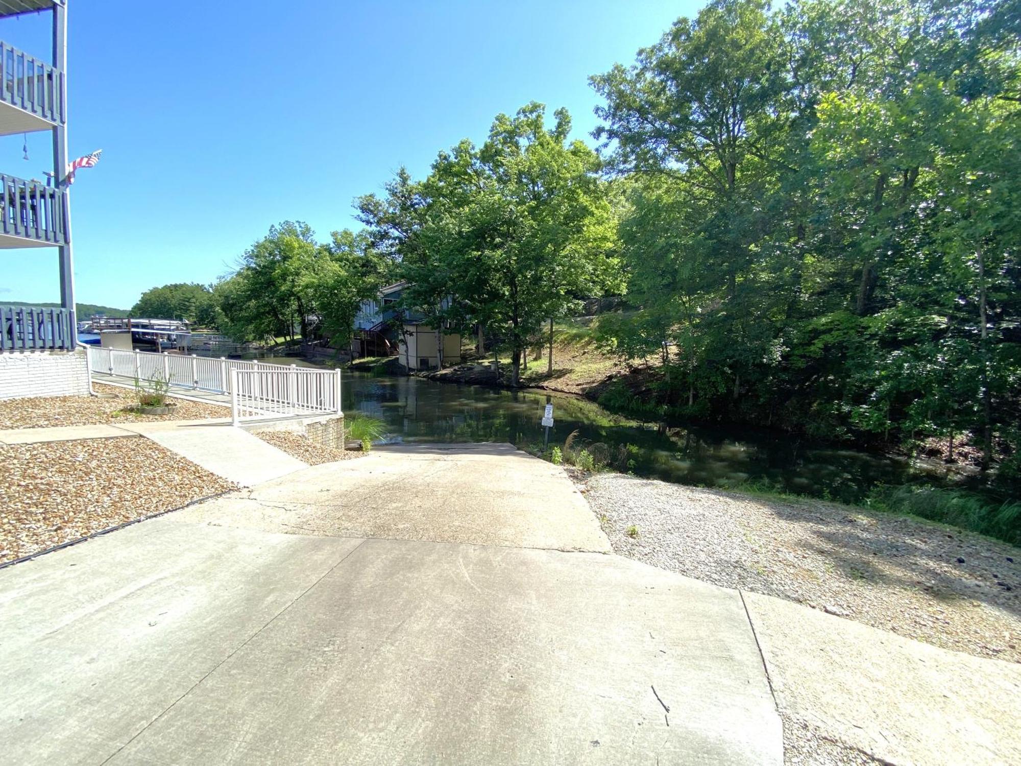 B Lakefront! Remodeled, Boat Slip, Patio Views, Pool, Boat Ramp, Wifi Osage Beach Exteriér fotografie